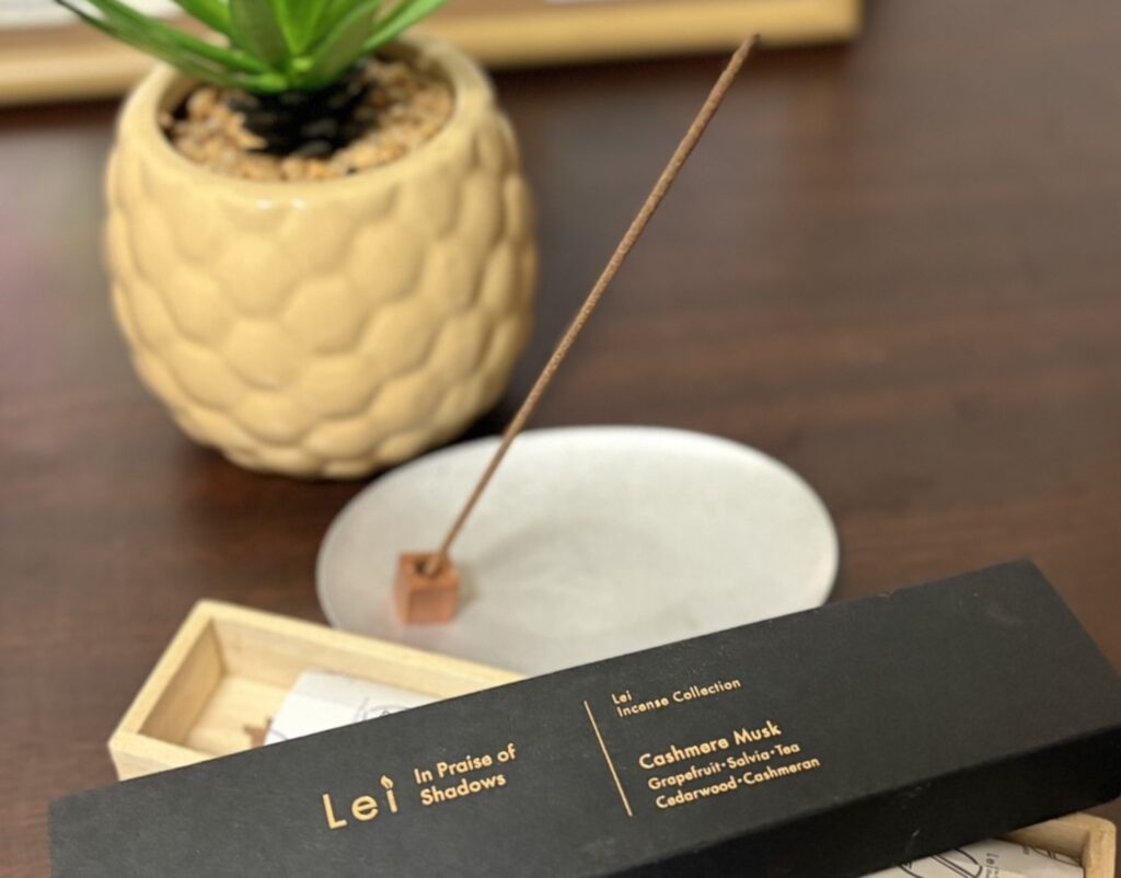 五味亮将さん、Lei Incense Collection使用写真