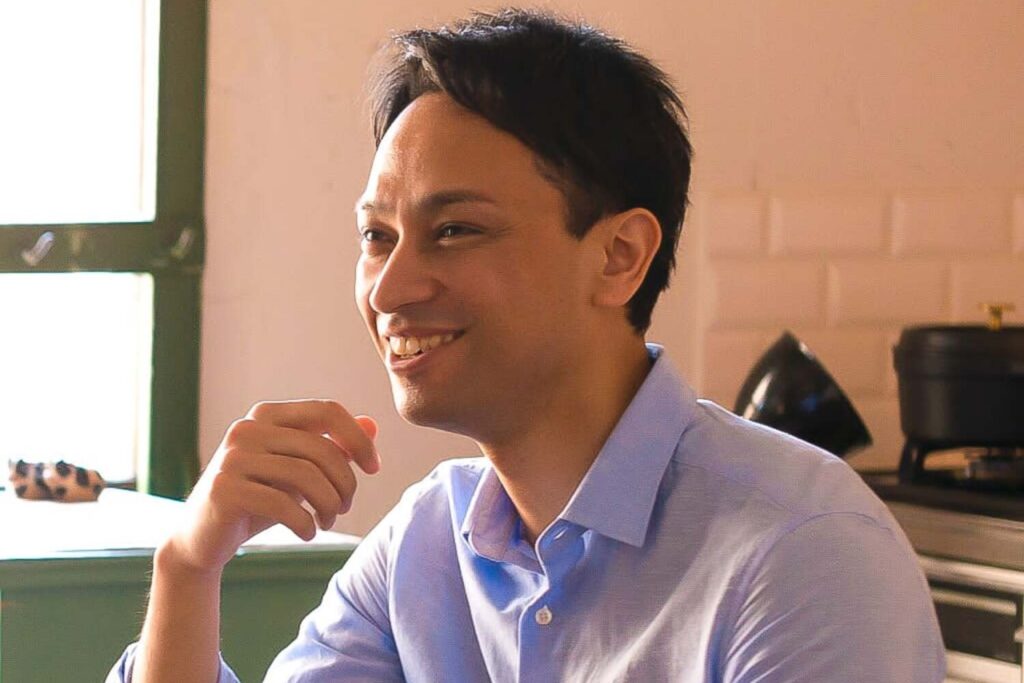 笑顔を見せるモクシャチャイ オーナー・大久保玲夫奈さん